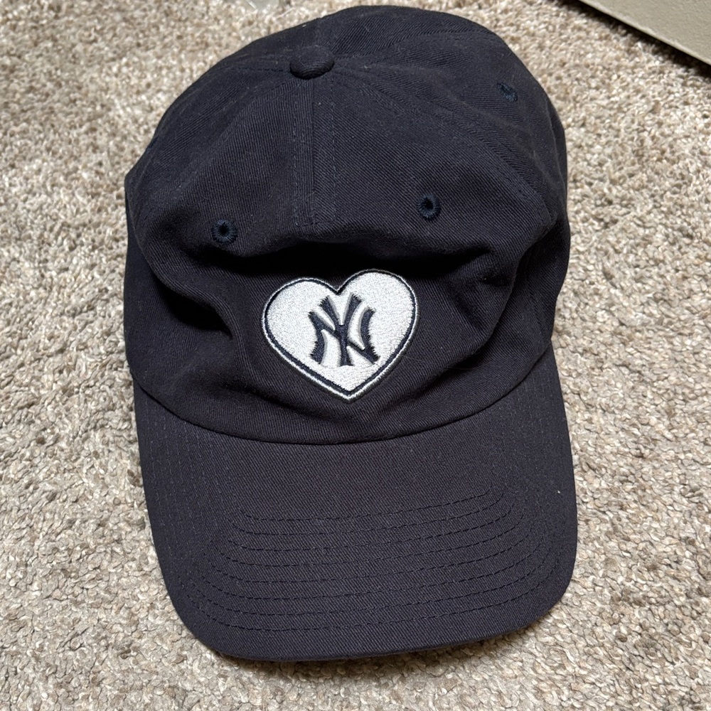Women’s Blue Yankee Heart Logo Cap